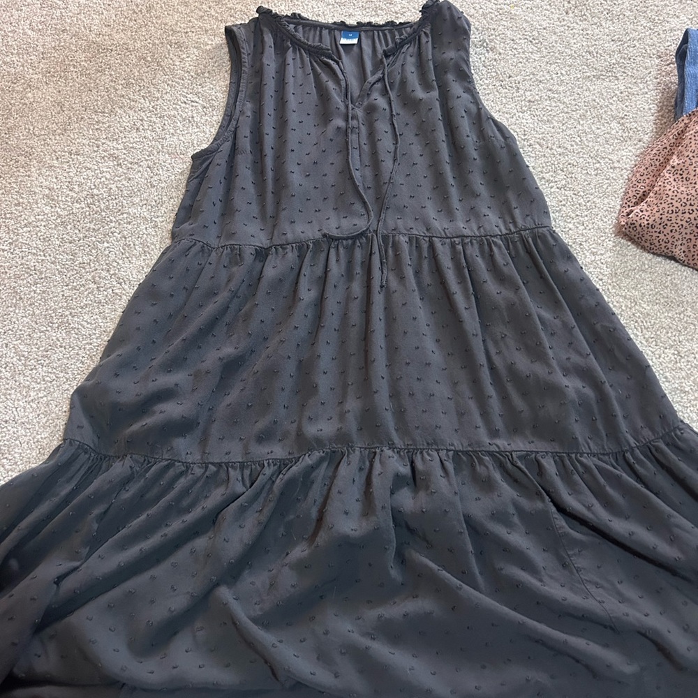 Old Navy Black Sleeveless Midi Dress